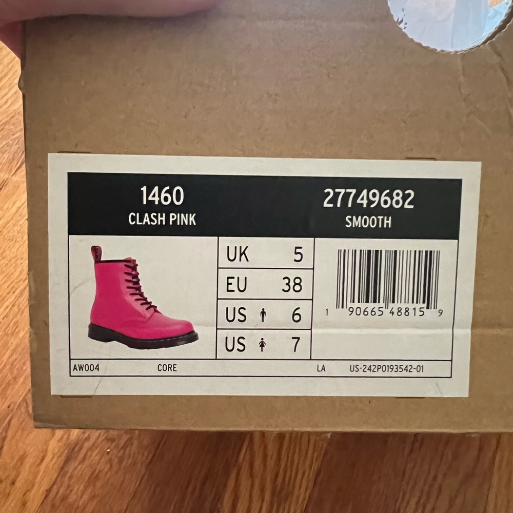 Dr. Martens 1460 smooth leather lace up boot in clash pink | womens 7 | BMWT - Picture 5 of 5
